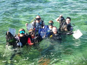 DIVERS AGAINST DERBIS GROUP PHOTO