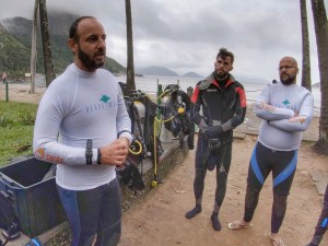 Caio Salles during the Dive Against Debris briefing