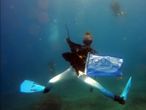 PADI Course Director Kim of Scuba Center Asia joined the dive against debris