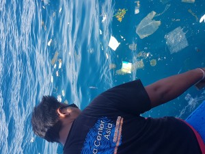 conservation technique dive against debris by picking up rubbish ocean