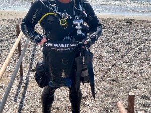 Ryland completing Dive Against Debris Dive