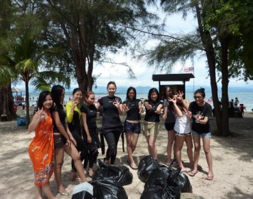 Divers to Tackle Underwater Debris