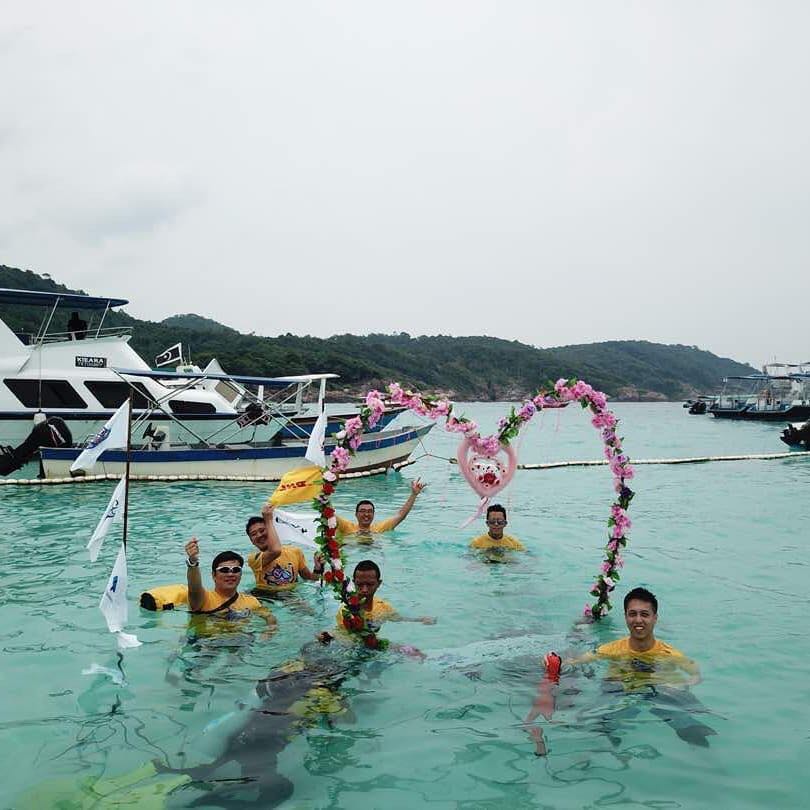 MAlaysia 1st underwater wedding Arch