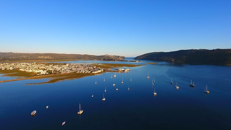 Image of aerial view of Knysna lagoon - Wikimedia Commons Images