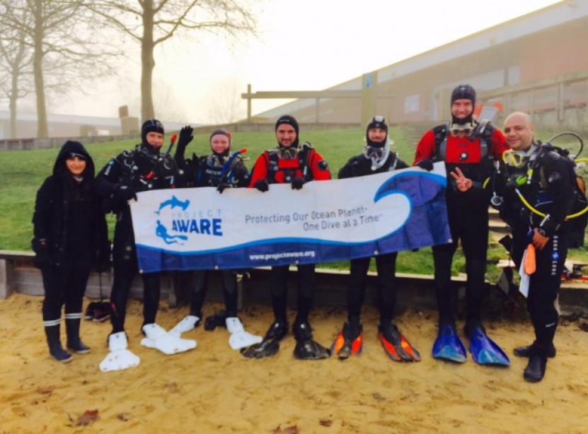 Cleaning of the beach and lake of Torcy and dive against the debris