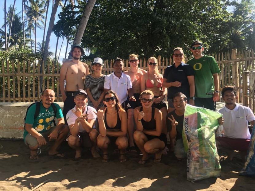 Beach cleanup in Dauin, Philippines.