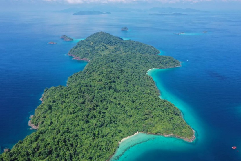 BB divers Koh Mak  dive against Debris