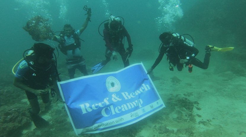 underwater group photo