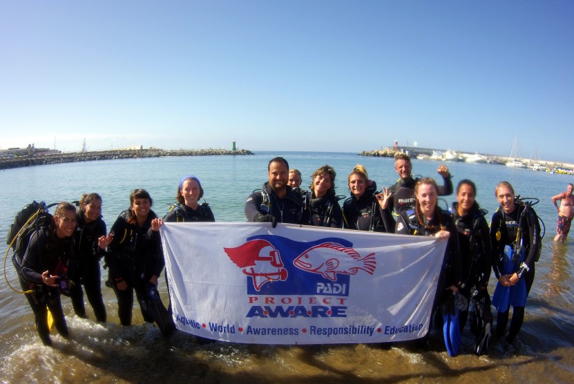 Underwater cleanup in Gran Canaria