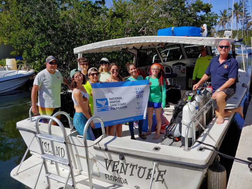 Clean up crew for dive against debris 