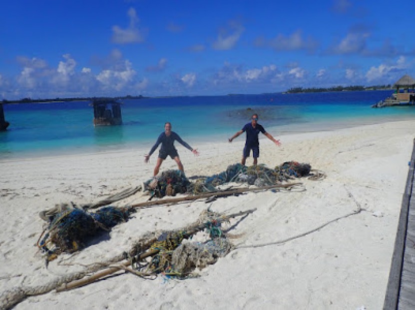 Reef clean up, Six Senses Laamu, Maldives