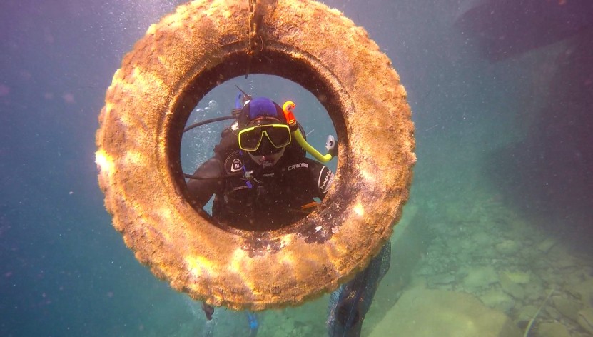 Diver recovering a tyer